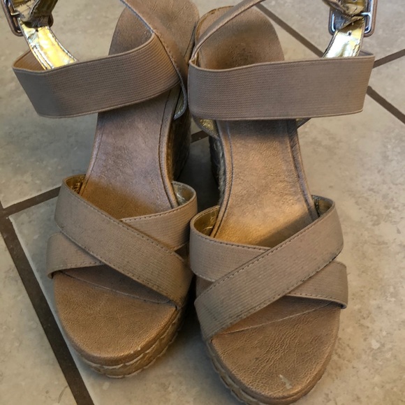 Charles David wedge - Picture 2 of 3